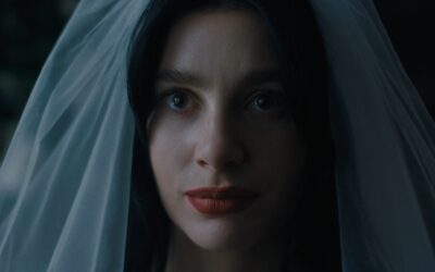 Os irmãos Duffer assinam na Netflix um horror nupcial que despedaça a sanidade de uma mulher