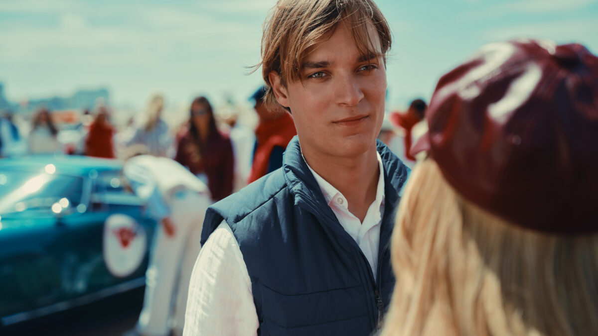 《镀金盛夏》在 Netflix 迎来结局：当特权的外壳碎裂，被表演的生活将无处遁形