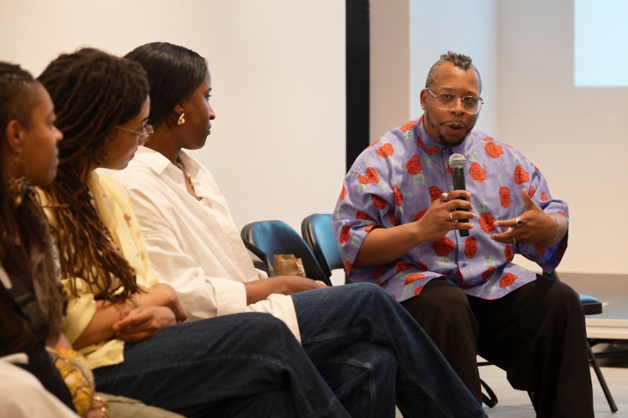 Quand les subventions fédérales s&rsquo;effondrent, cinquante commissaires interrogent le sens de l&rsquo;engagement public