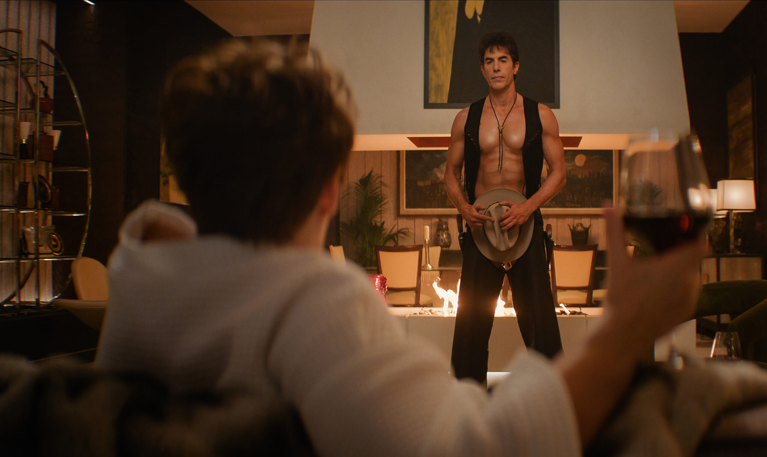Ladies First : la comédie Netflix qui prive Sacha Baron Cohen de toutes les prothèses derrière lesquelles il s&rsquo;est caché pendant vingt ans