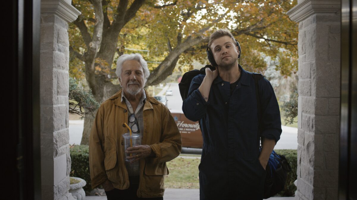 Daniel Roher passa da Navalny a un colpo da accordatore con Leo Woodall e Dustin Hoffman