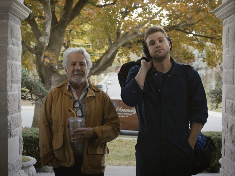 Daniel Roher cambia Navalny por un atraco de afinador con Leo Woodall y Dustin Hoffman