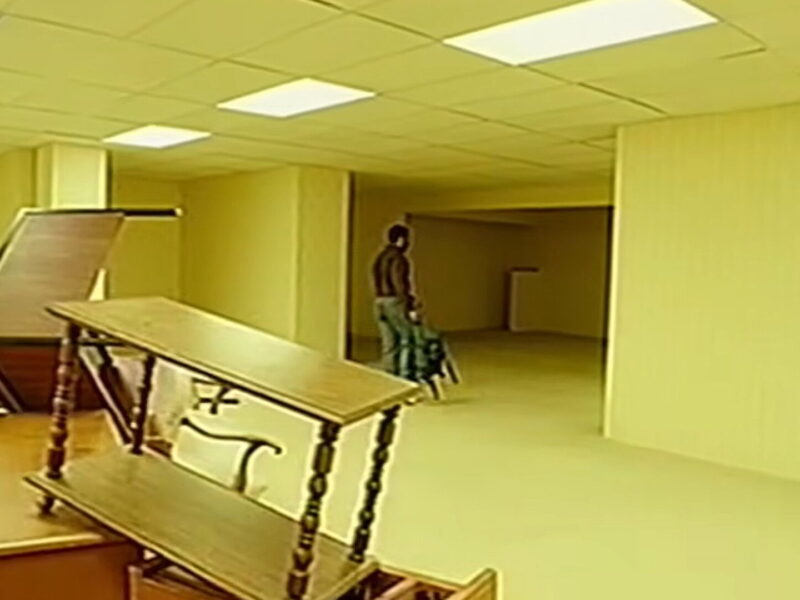 Kane Parsons bringt seine virale Backrooms-Creepypasta mit Reinsve und Ejiofor ins Kino