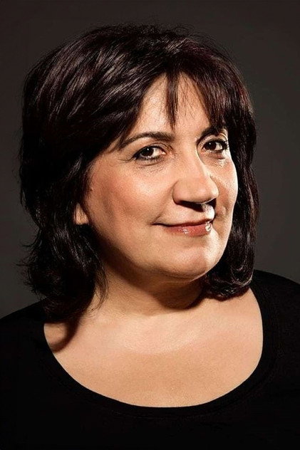 Füsun Demirel como Muko