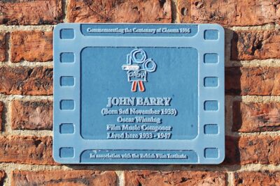 John Barry completa el catálogo con 41 temas de High Road to China