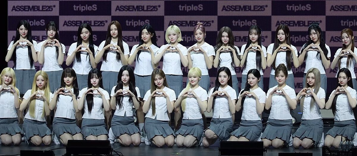 tripleS remixea Baby Flower City en cuatro versiones tras su mejor debut en Bugs