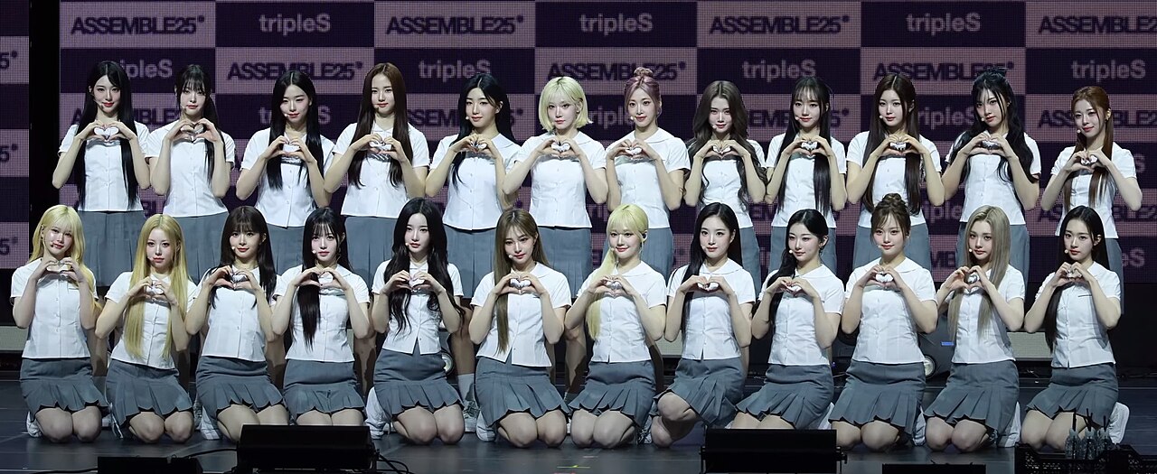 tripleS remixea Baby Flower City en cuatro versiones tras su mejor debut en Bugs