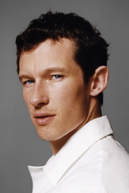 Callum Turner como Liam