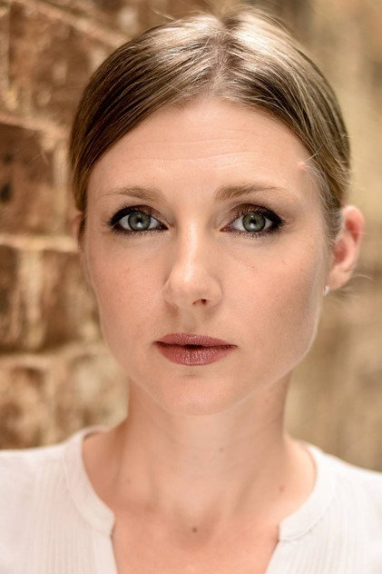 Tessa Jubber como Diane Greser