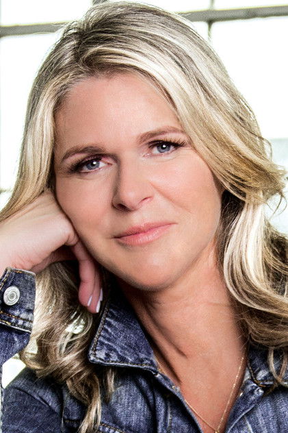 Kim DeLonghi como Carla