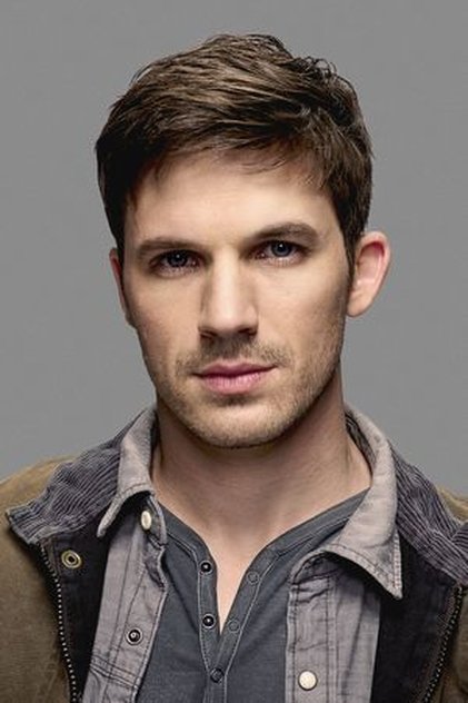 Matt Lanter como Anakin Skywalker (voice) / Rodian (voice)