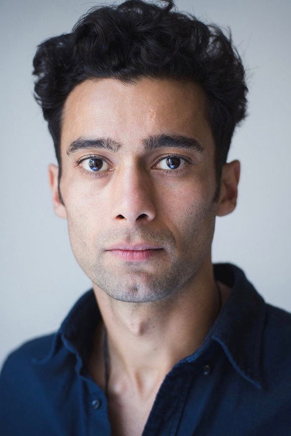Arash Marandi dans le rôle de Bijan Nafisi