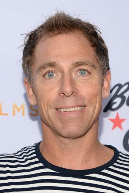 Dave England como Self