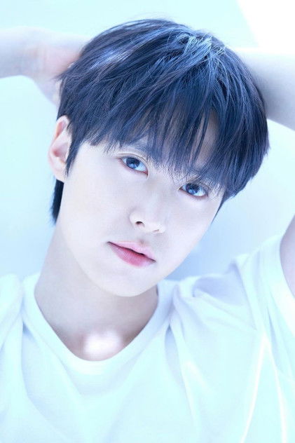 Gong Myoung as Lee Min-seok