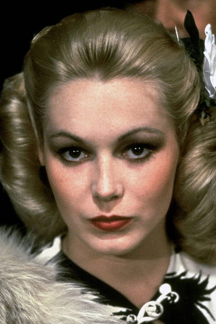 Cathy Moriarty som Vickie LaMotta