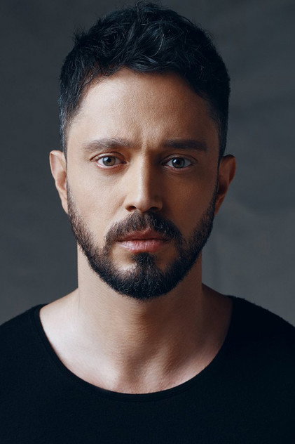 Murat Boz como Toprak