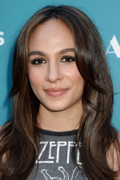 Aurora Perrineau como Chantal