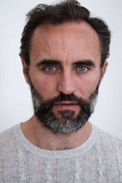 Stefano Cassetti 역 Caleb Johansson