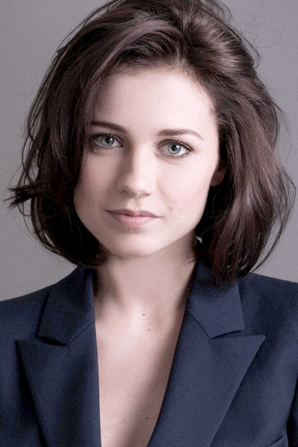 Alice Dufour as Laure
