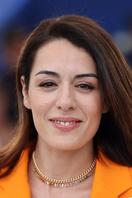 Sofia Essaïdi como Eugénie Berthier