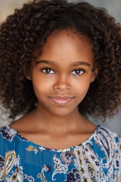 Lidya Jewett como Nancy