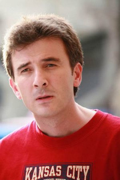 Valentino Picone como Rosario Spitale