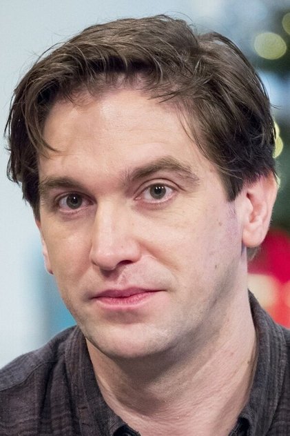 Owen McDonnell como Joe