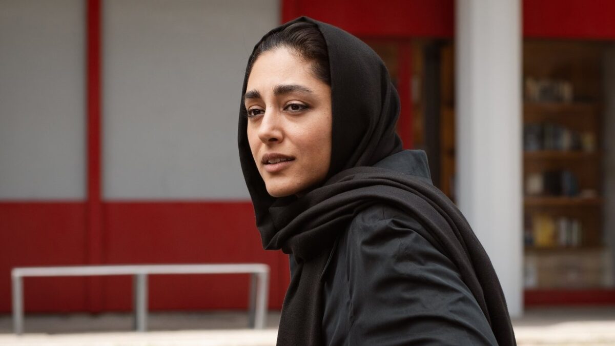 Lire Lolita à Téhéran réunit des actrices iraniennes exilées dans un acte de résistance