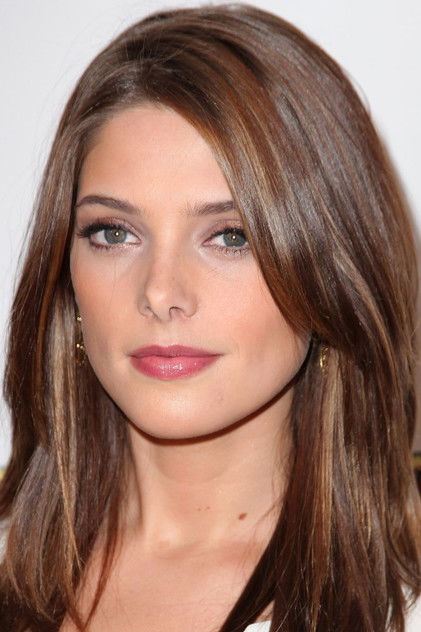 Ashley Greene como Natalie