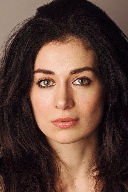 Heléna Antonio como Raffaella