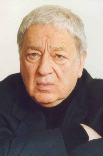 Paolo Bonacelli como Priest of Alcamo