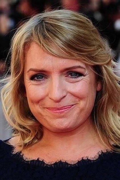 Claire Rushbrook como Lady Monica Baddingham