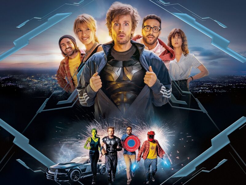 Superwho?: parodia fallida con giros predecibles