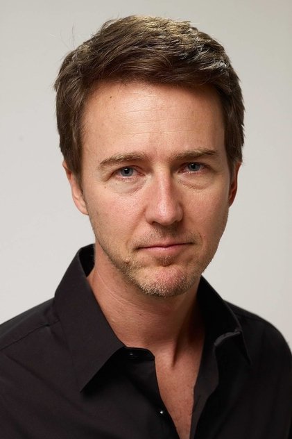 Edward Norton como Hawk