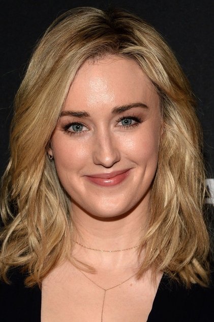 Ashley Johnson como Pike (voice)