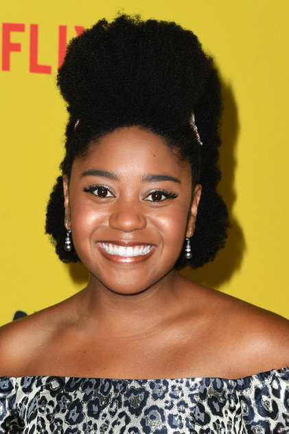Anjelika Washington como Addie