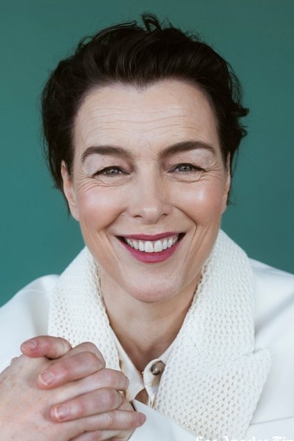 Olivia Williams como Anna Crowe