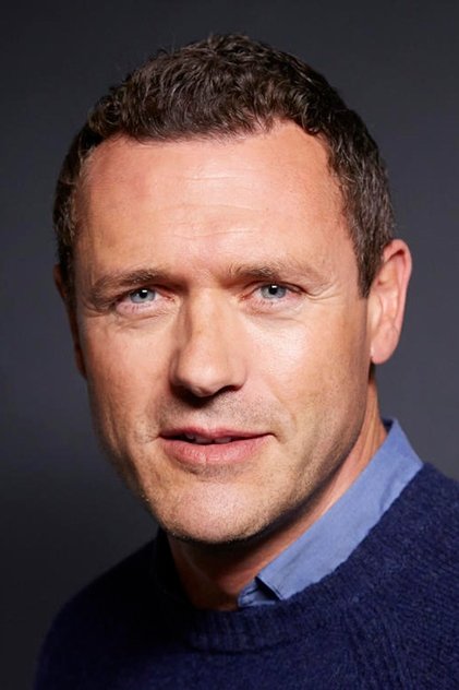 Jason O'Mara como Dr. Collin Meade