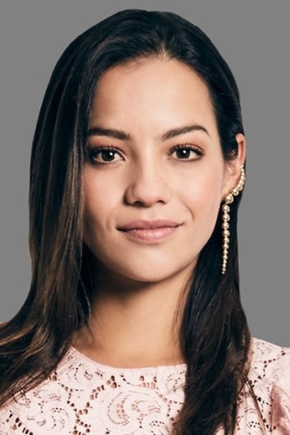 Natalia Reyes som Daniella "Dani" Ramos