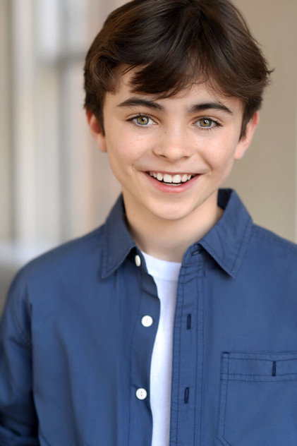 Aidan Pierce Brennan as Greg Wells