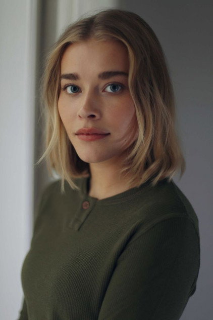 Milena Tscharntke as Sophie Bergmann