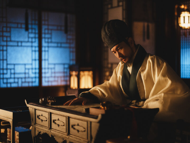 Netflix《鬼谜东宫》：捉鬼人审问宫廷埋下的罪