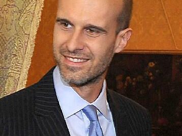 With ‘The Wedding Dress,’ Edoardo Ponti returns to the displaced survivors he keeps filming