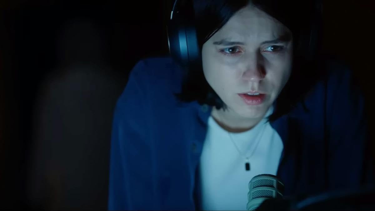 Undertone, în cinematografe: o sceptică ascultă cum moare mama ei