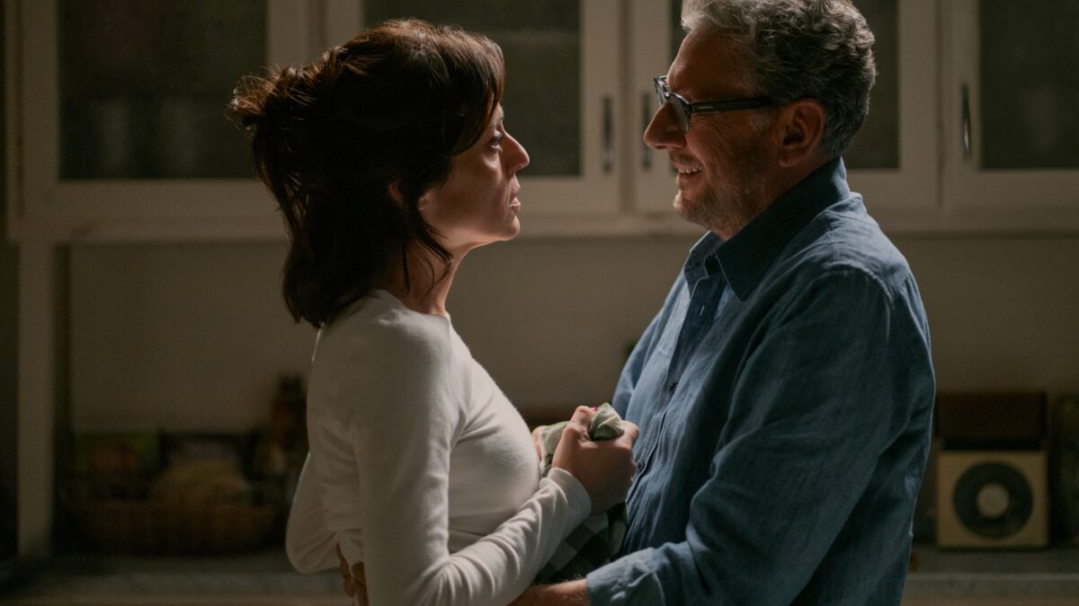 «La historia de mi familia» vuelve a Netflix con la promesa ya rota y Sergio Castellitto entrando por la puerta que dejaron abierta
