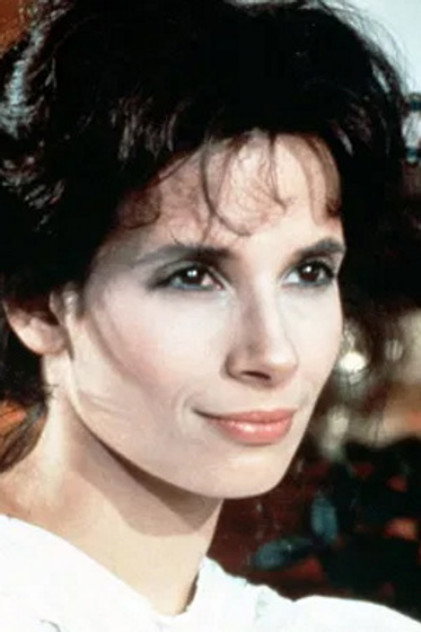 Theresa Saldana som Lenore
