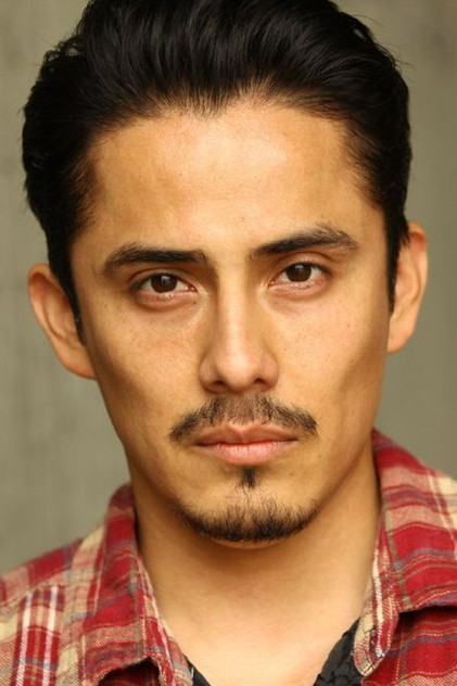 Paul Alayo 역 Sergeant. Perez