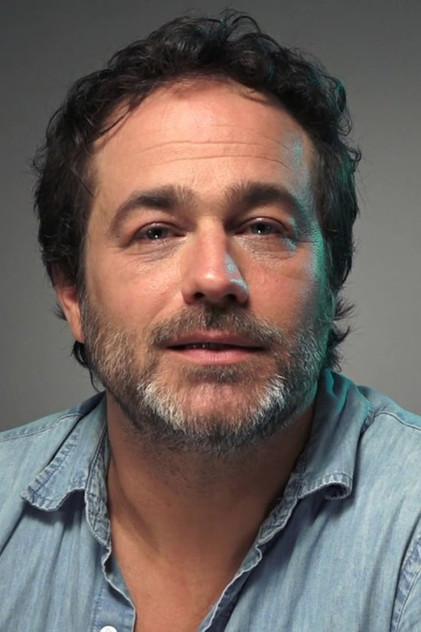 Gastón Pauls como César
