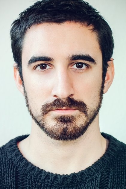Ferdinand Kingsley como Elias Knoll