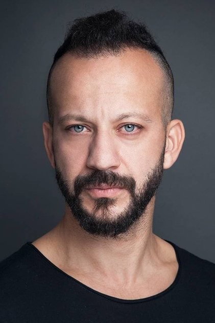 Rıza Kocaoğlu como Fiko